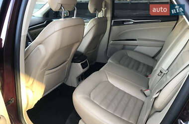 Седан Ford Fusion 2013 в 