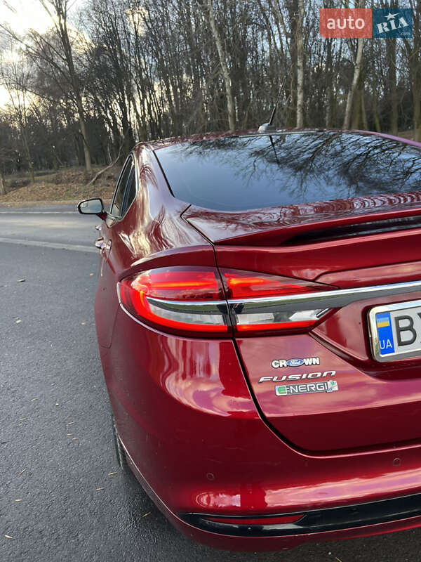 Седан Ford Fusion 2016 в Бурштині