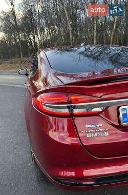 Седан Ford Fusion 2016 в 
