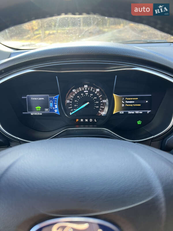 Седан Ford Fusion 2016 в Бурштині