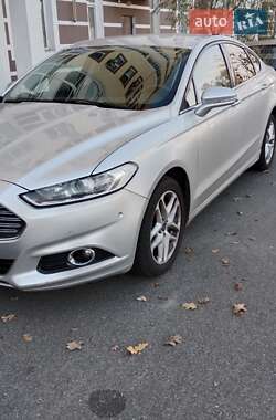 Седан Ford Fusion 2014 в 