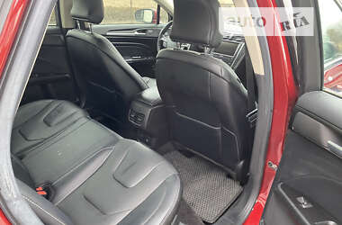 Седан Ford Fusion 2016 в 