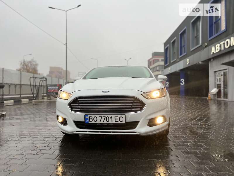 Седан Ford Fusion 2015 в Тернополі