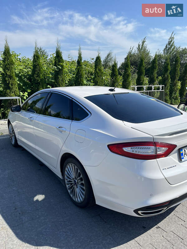 Седан Ford Fusion 2015 в Надвірній