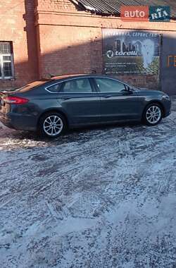 Седан Ford Fusion 2019 в 