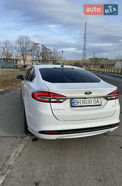 Седан Ford Fusion 2017 в 