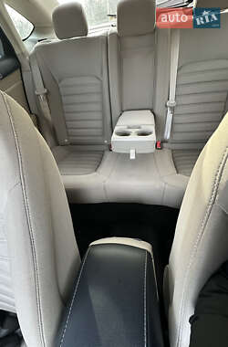 Седан Ford Fusion 2017 в 