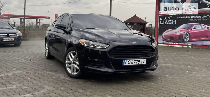 Седан Ford Fusion 2015 в 