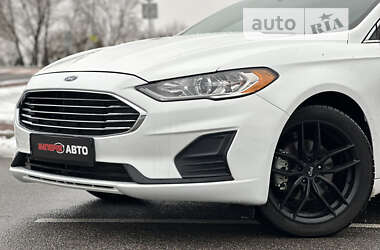 Седан Ford Fusion 2019 в 