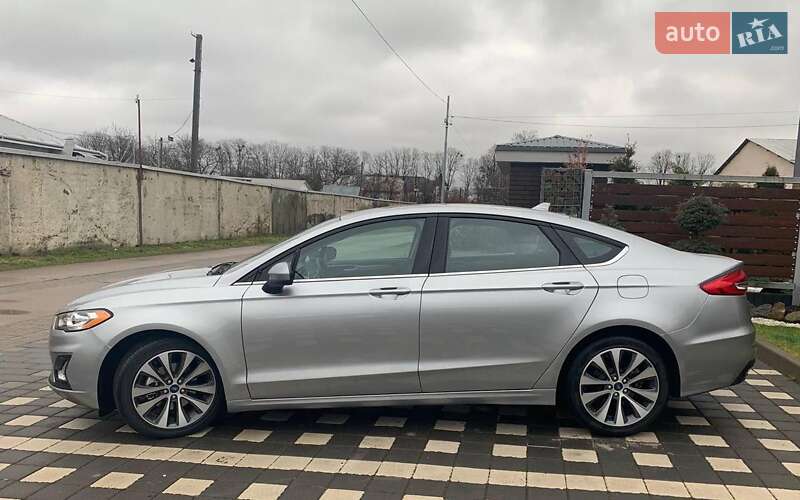 Седан Ford Fusion 2020 в Львові