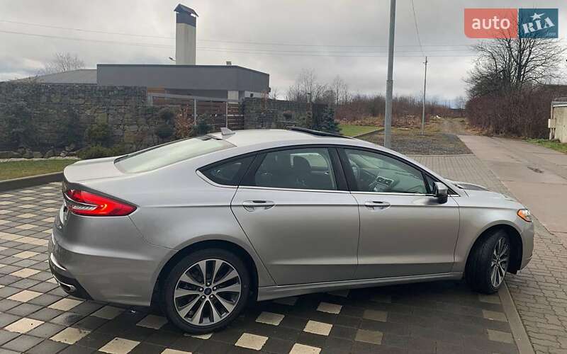 Седан Ford Fusion 2020 в Львові