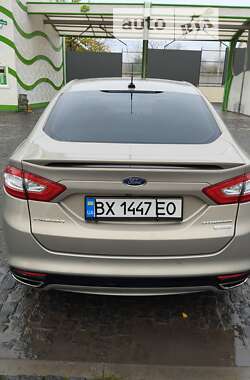 Седан Ford Fusion 2015 в 