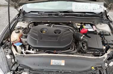 Седан Ford Fusion 2015 в 