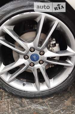 Седан Ford Fusion 2015 в 