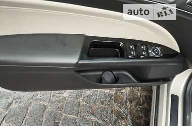Седан Ford Fusion 2015 в 