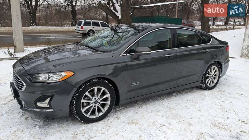 Седан Ford Fusion 2018 в Ровно