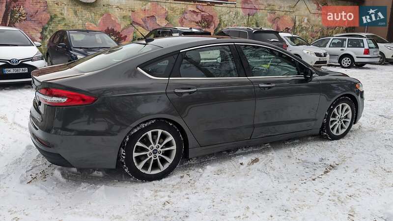 Седан Ford Fusion 2018 в Рівному