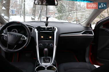 Седан Ford Fusion 2013 в 