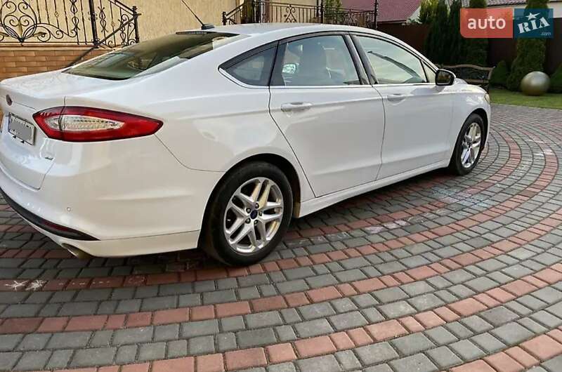 Седан Ford Fusion 2016 в Тальном фото 10 Седан Ford Fusion 2016 в Тальном