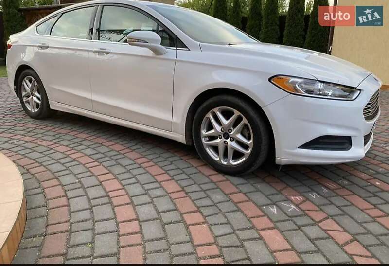 Седан Ford Fusion 2016 в Тальном фото 15 Седан Ford Fusion 2016 в Тальном