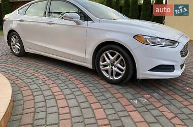 Седан Ford Fusion 2016 в 