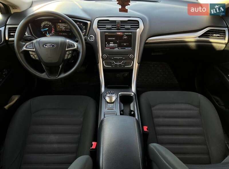 Седан Ford Fusion 2016 в Львові