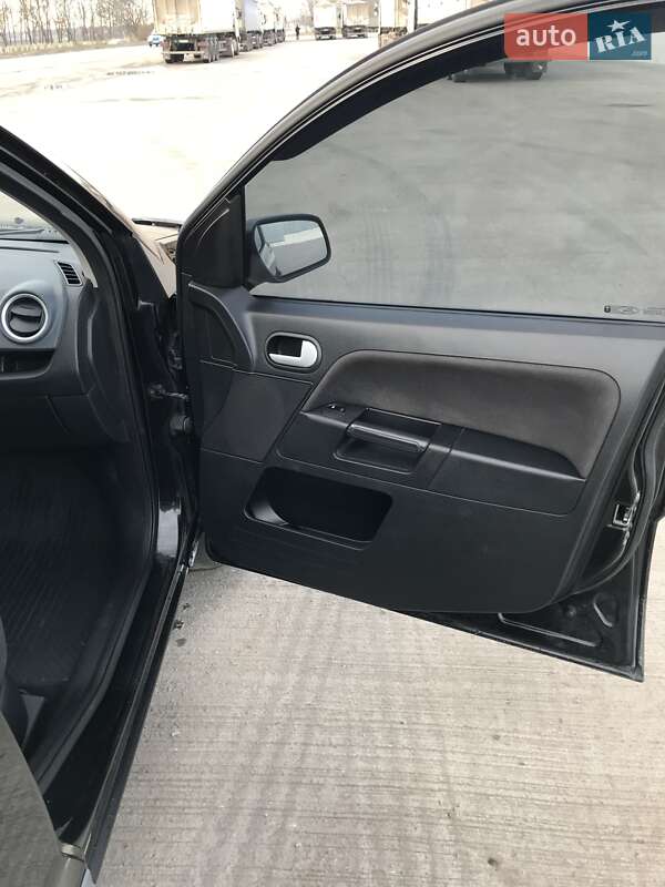 Хэтчбек Ford Fusion 2007 в Тульчине