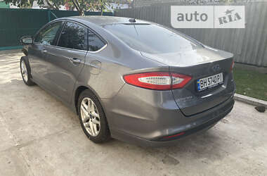 Седан Ford Fusion 2013 в Смілі