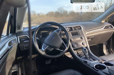 Седан Ford Fusion 2013 в 