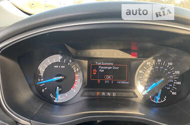 Седан Ford Fusion 2013 в 