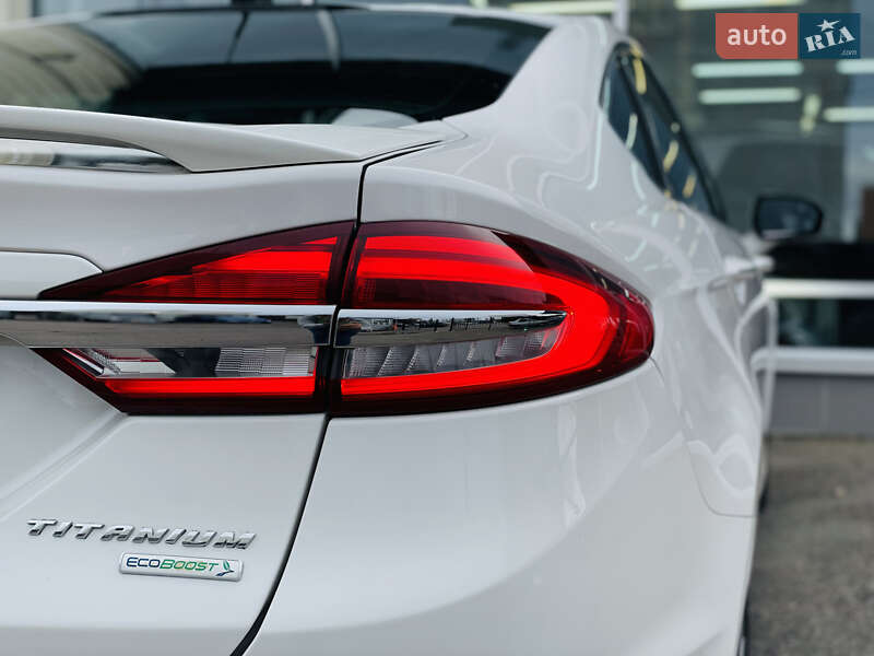 Седан Ford Fusion 2016 в Одесі
