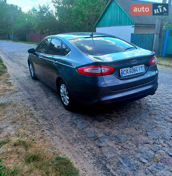 Седан Ford Fusion 2015 в Львові