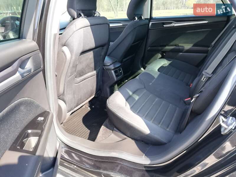Седан Ford Fusion 2013 в Александрие