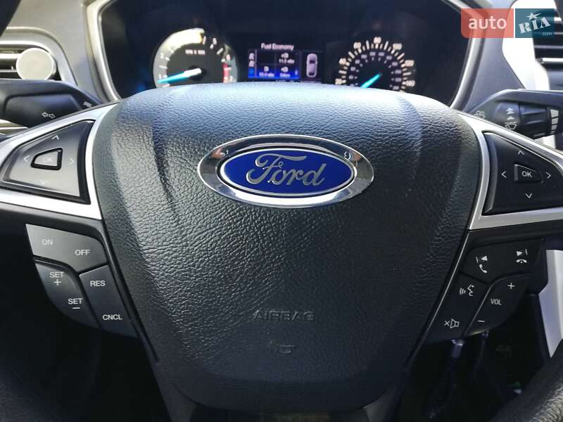 Седан Ford Fusion 2013 в Александрие
