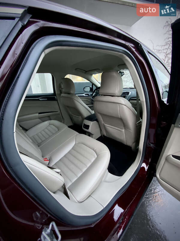 Седан Ford Fusion 2016 в Івано-Франківську