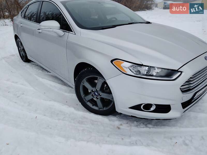 Седан Ford Fusion 2014 в Благовіщенську