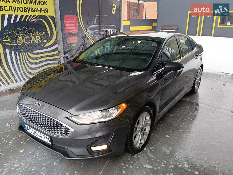 Седан Ford Fusion 2019 в Днепре