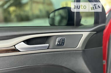 Седан Ford Fusion 2014 в 