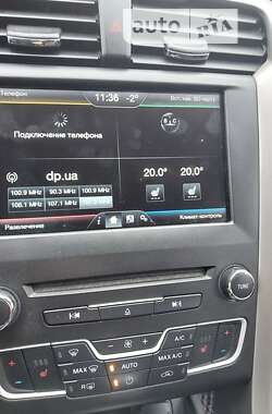 Седан Ford Fusion 2015 в Павлограді