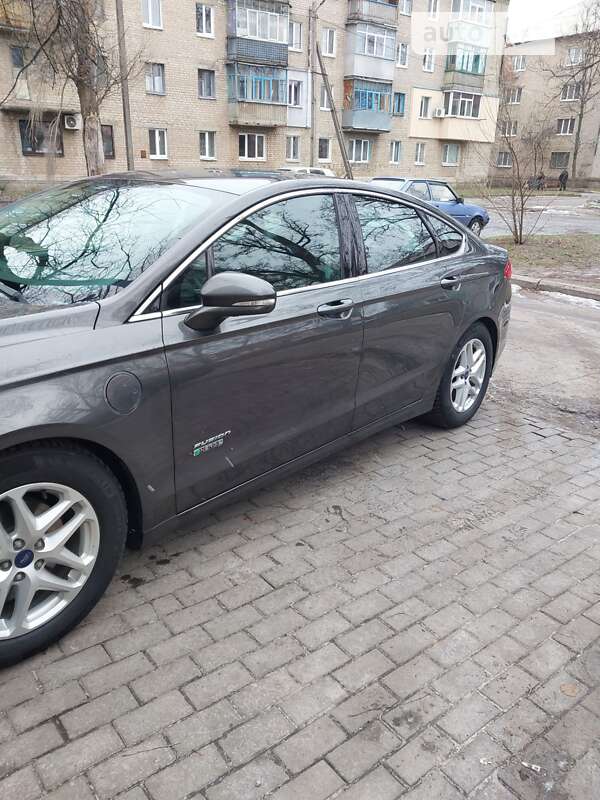 Седан Ford Fusion 2015 в Павлограде