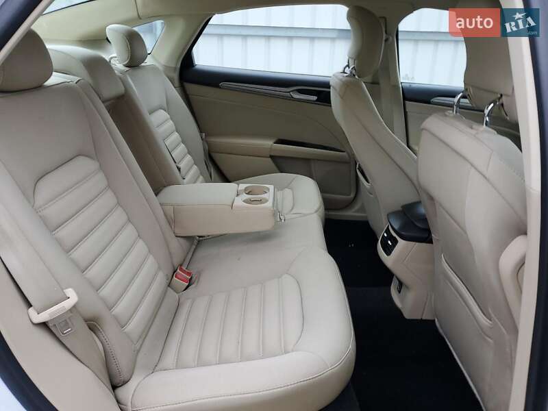 Седан Ford Fusion 2016 в Кропивницькому
