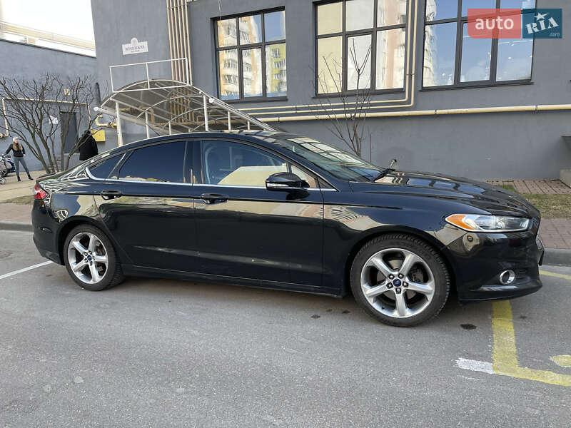 Седан Ford Fusion 2014 в Вишневому