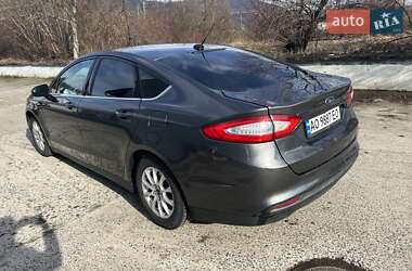 Седан Ford Fusion 2015 в Сваляві