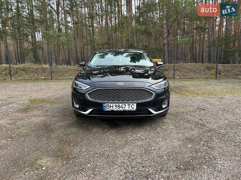 Седан Ford Fusion 2019 в Одесі