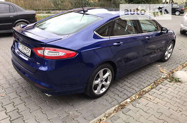 Седан Ford Fusion 2015 в 
