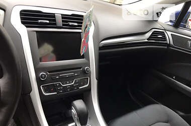 Седан Ford Fusion 2015 в 