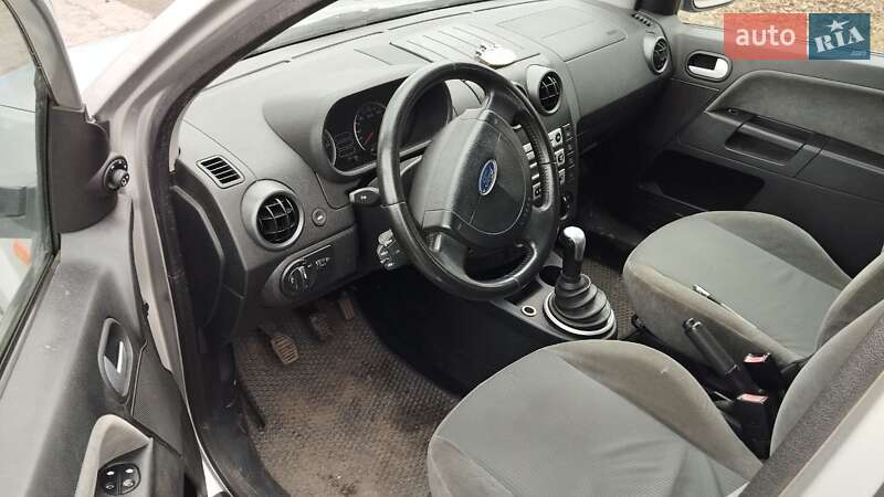 Хетчбек Ford Fusion 2003 в Полтаві