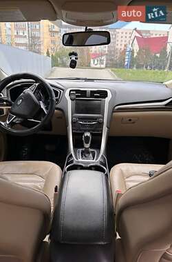 Седан Ford Fusion 2014 в 