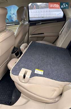 Седан Ford Fusion 2014 в 