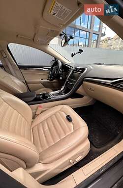 Седан Ford Fusion 2014 в 